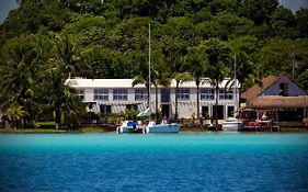 The Yak Lake House - Hostal